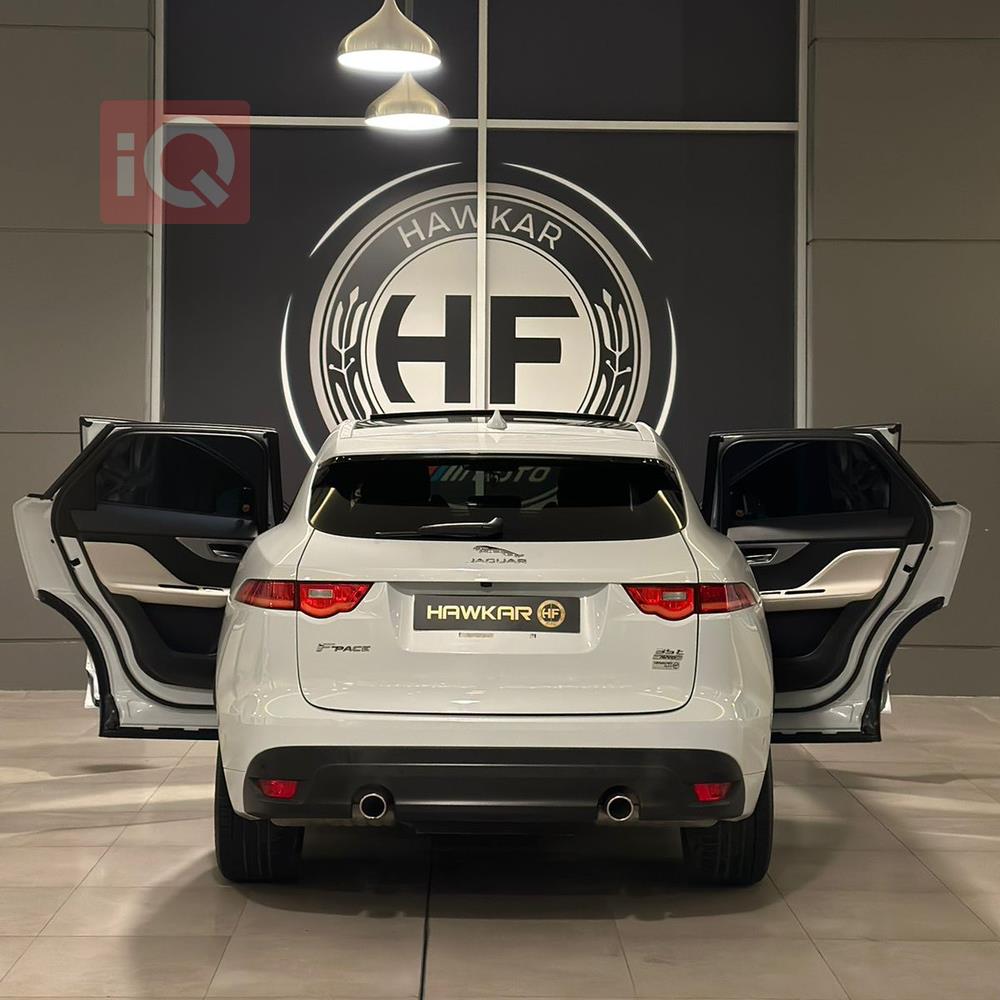 جاگوار F-Pace